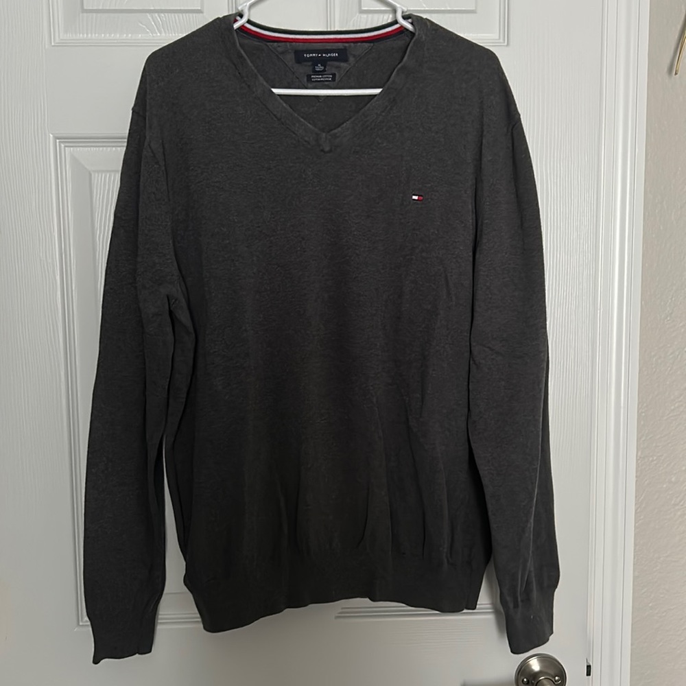 Tommy Hilfiger gray sweater v Neck premium cotton xl